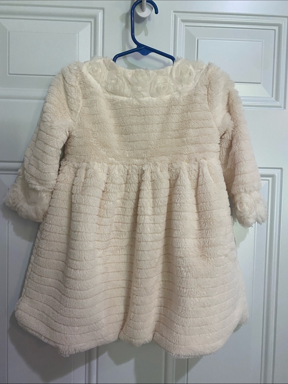 Blueberi Boulevard Cream Plush Flower Trim Coat - Picture 8 of 8